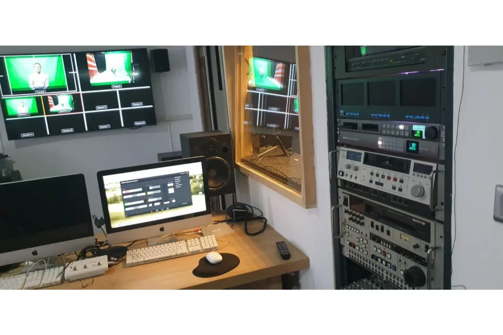 II.b-ETAGE1-Plan-studio-post-production-cabine-son-vue-arrière